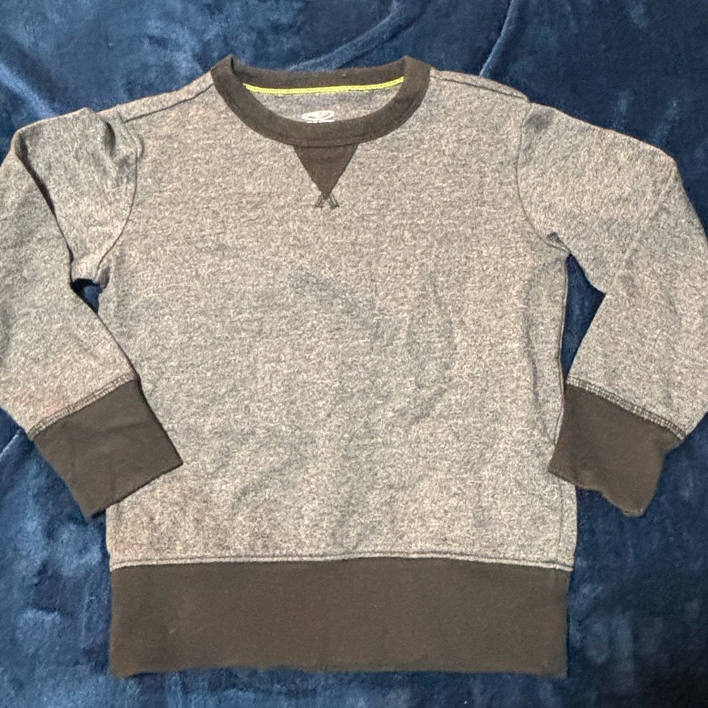 Men's Gray and Black Sweater